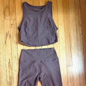 Beyond Yoga Mauve Matching Set (Size L)